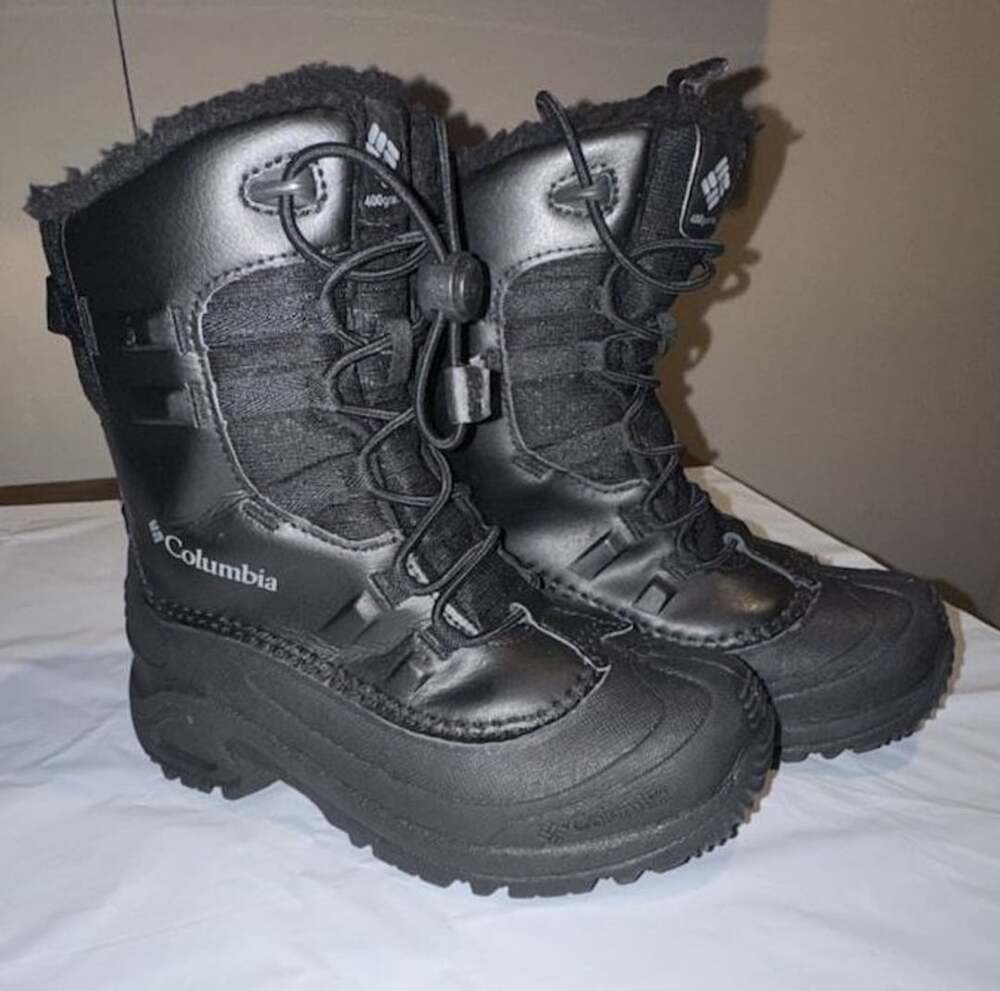 Columbia Bugaboot Celsius Waterproof Snow Boots Black 400G Insulated - Youth